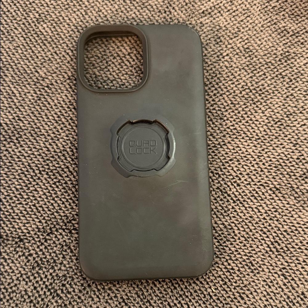 iPhone 13ProMax QuadLock case